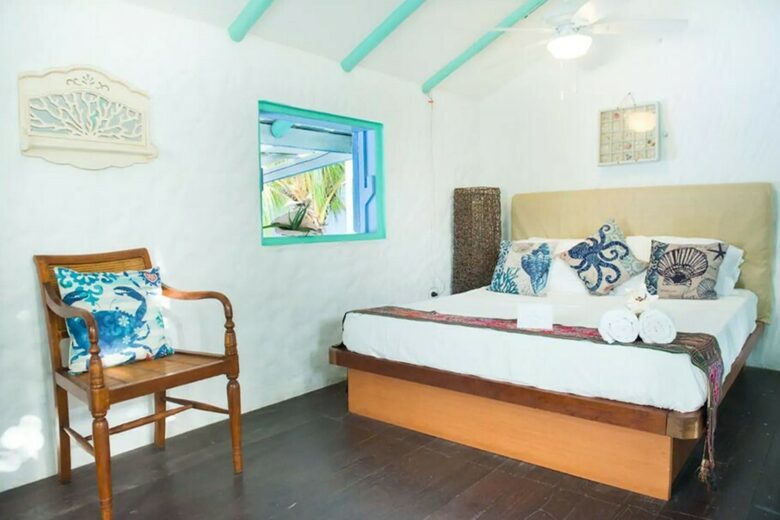 Secluded Island Beachfront House - Providencia, Colombia