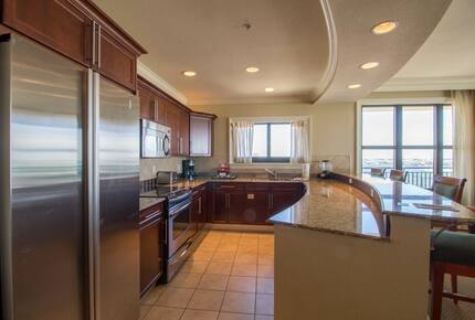 Emerald Grande at HarborWalk Village - 4 Bedroom Corner - Destin, Florida
