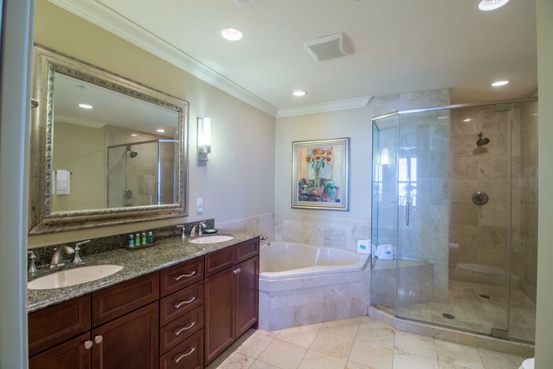 Emerald Grande at HarborWalk Village - 4 Bedroom Corner - Destin, Florida