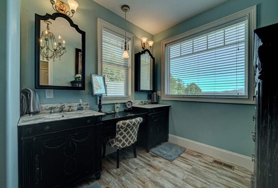 Lakeside Landing - Blairesville, Georgia