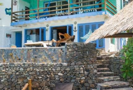 Secluded Island Beachfront House - Providencia, Colombia