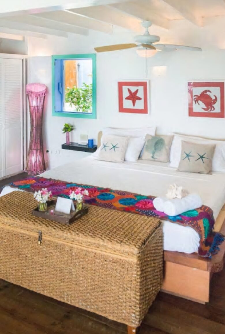 Secluded Island Beachfront House - Providencia, Colombia