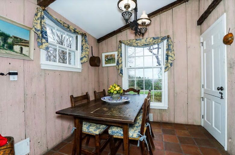 Bedford Country Home - Bedford Corner, New York