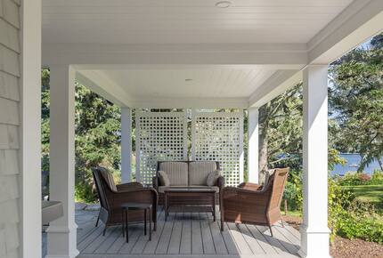 Seaside Serenity - Seabright, Canada