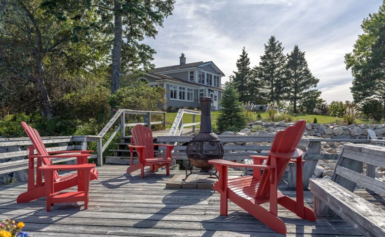 Seaside Serenity - Seabright, Canada