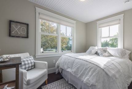 Seaside Serenity - Seabright, Canada