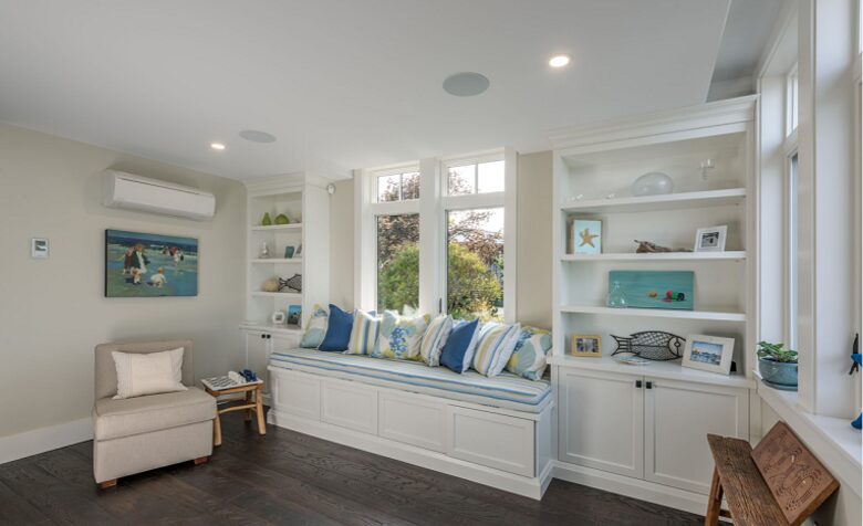 Seaside Serenity - Seabright, Canada