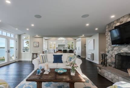 Seaside Serenity - Seabright, Canada