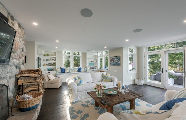 Seaside Serenity - Seabright, Canada