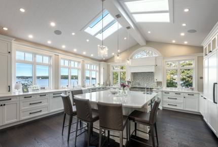 Seaside Serenity - Seabright, Canada