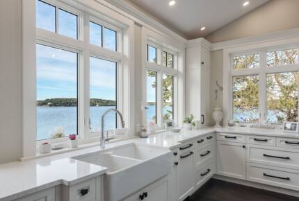 Seaside Serenity - Seabright, Canada