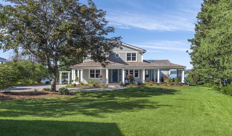 Seaside Serenity - Seabright, Canada