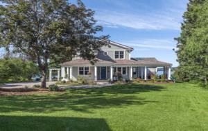 Seaside Serenity - Seabright, Canada