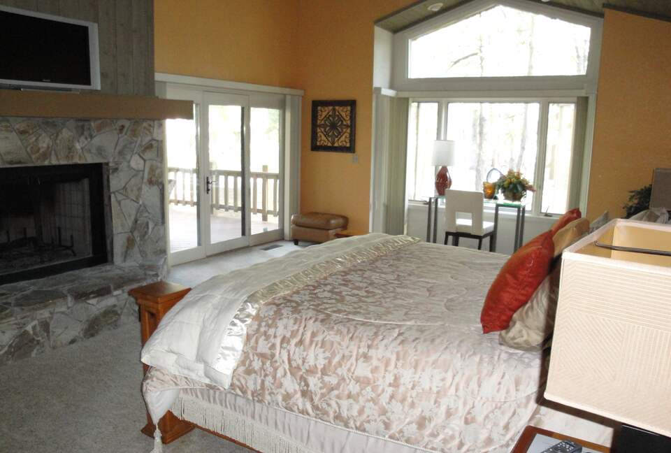 SKI OR GOLF IN THE MAGICAL FOREST - Flagstaff, Arizona