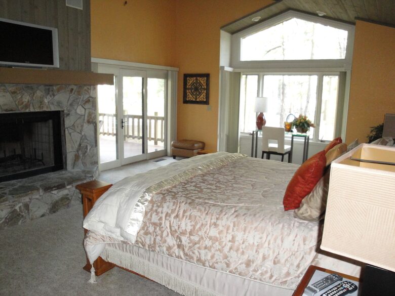 SKI OR GOLF IN THE MAGICAL FOREST - Flagstaff, Arizona