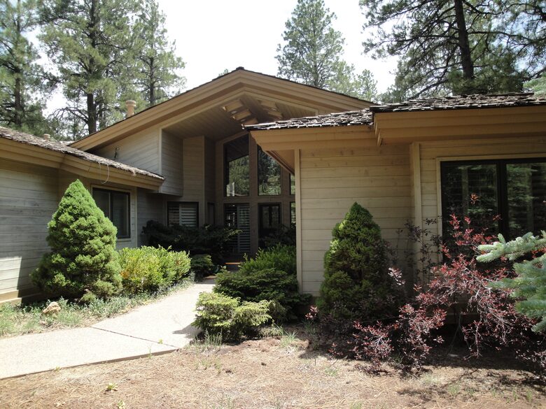 SKI OR GOLF IN THE MAGICAL FOREST - Flagstaff, Arizona