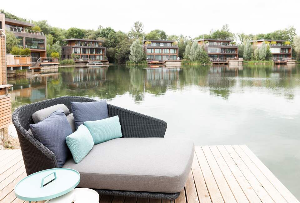 The Pool Deck - Lechlade, Cotswolds, Gloucestershire, United Kingdom