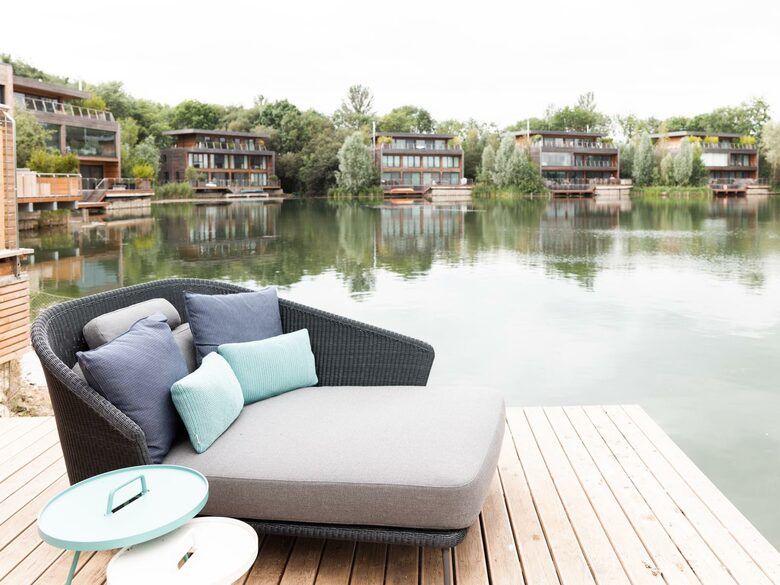 The Pool Deck - Lechlade, Cotswolds, Gloucestershire, United Kingdom