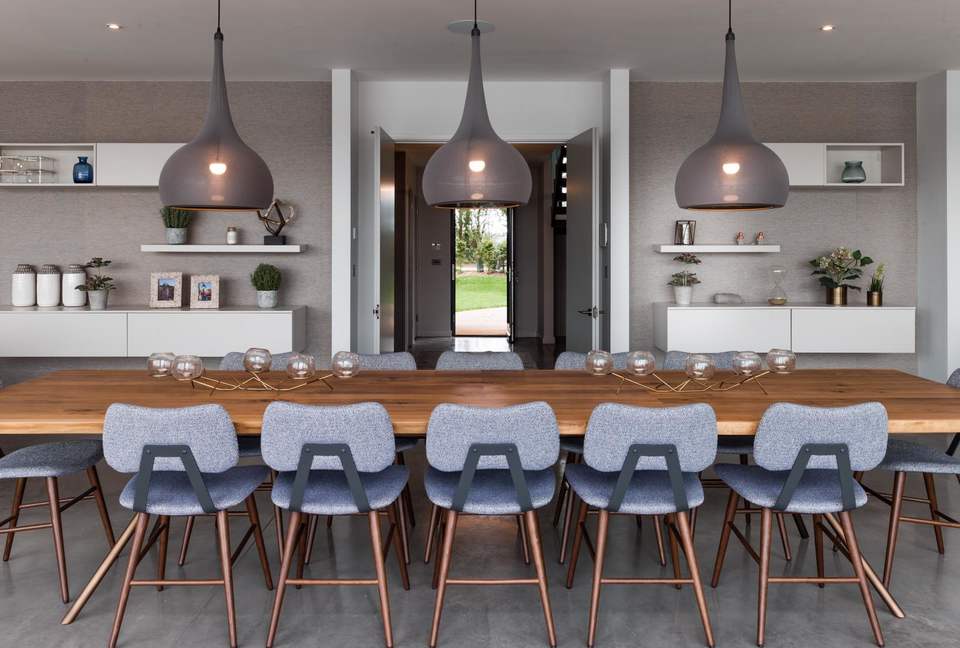 The Pool Deck - Lechlade, Cotswolds, Gloucestershire, United Kingdom