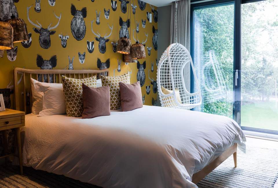 The Pool Deck - Lechlade, Cotswolds, Gloucestershire, United Kingdom