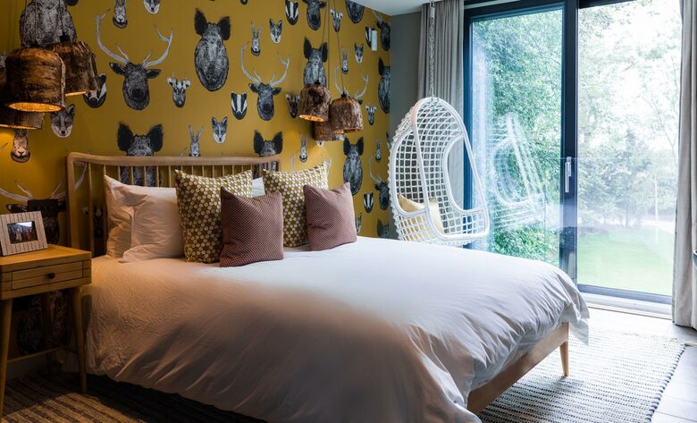 The Pool Deck - Lechlade, Cotswolds, Gloucestershire, United Kingdom