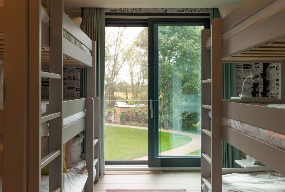 The Pool Deck - Lechlade, Cotswolds, Gloucestershire, United Kingdom