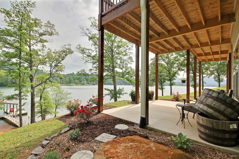 Hiawassee Lakefront Home - Hiawassee, Georgia
