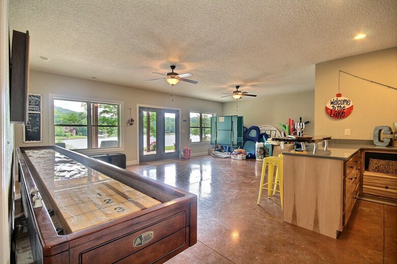 Hiawassee Lakefront Home - Hiawassee, Georgia