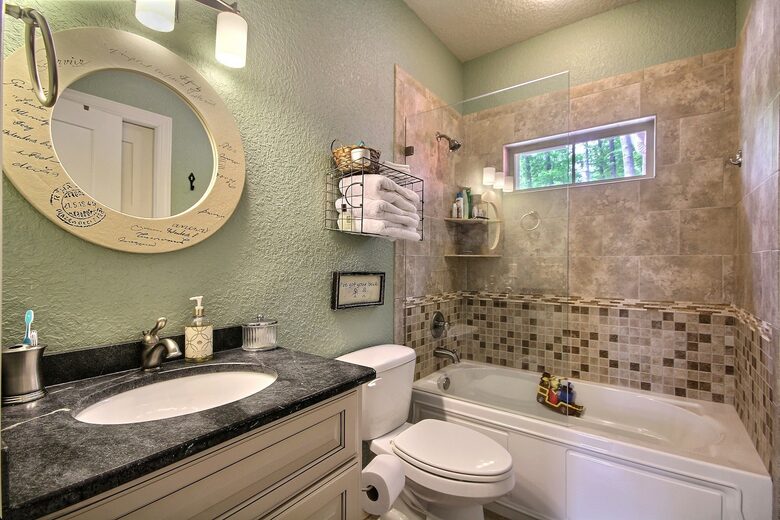 Hiawassee Lakefront Home - Hiawassee, Georgia