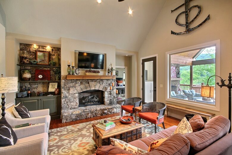 Hiawassee Lakefront Home - Hiawassee, Georgia