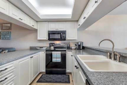 Naples Palm Breeze - Naples, Florida