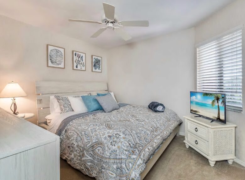 Naples Palm Breeze - Naples, Florida