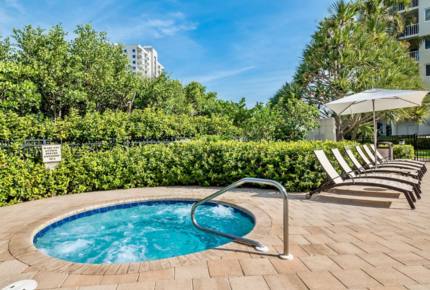 Naples Palm Breeze - Naples, Florida