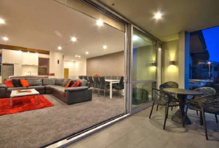 Luxury on the Lake - Queenstown, New Zealand