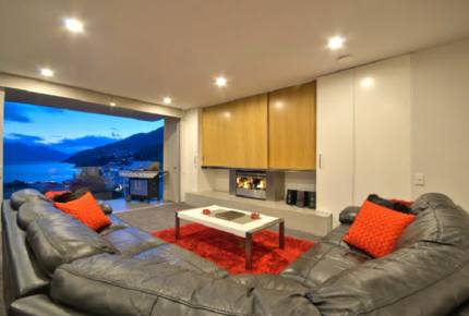 Luxury on the Lake - Queenstown, New Zealand