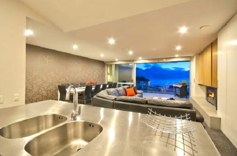 Luxury on the Lake - Queenstown, New Zealand
