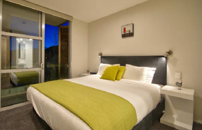 Luxury on the Lake - Queenstown, New Zealand