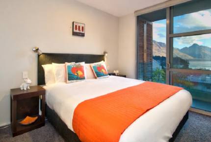 Luxury on the Lake - Queenstown, New Zealand