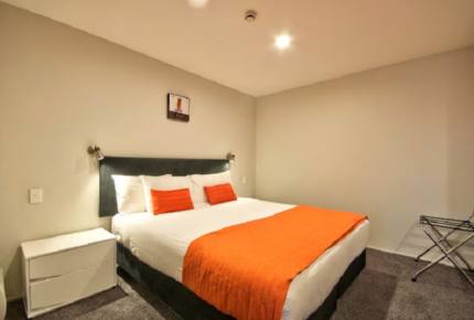 Luxury on the Lake - Queenstown, New Zealand