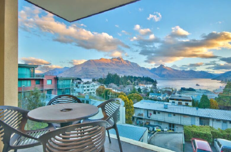 Luxury on the Lake - Queenstown, New Zealand