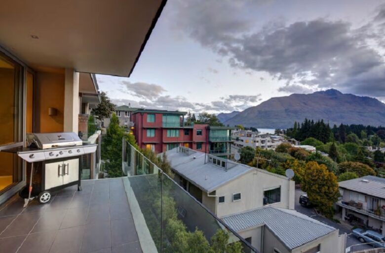Luxury on the Lake - Queenstown, New Zealand