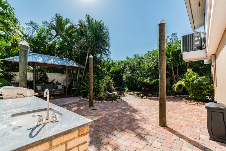 Silver Palm Beach House - Anna Maria Island, Florida