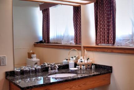 Trapp Family Lodge - 2 Bedroom Suite - Stowe, Vermont
