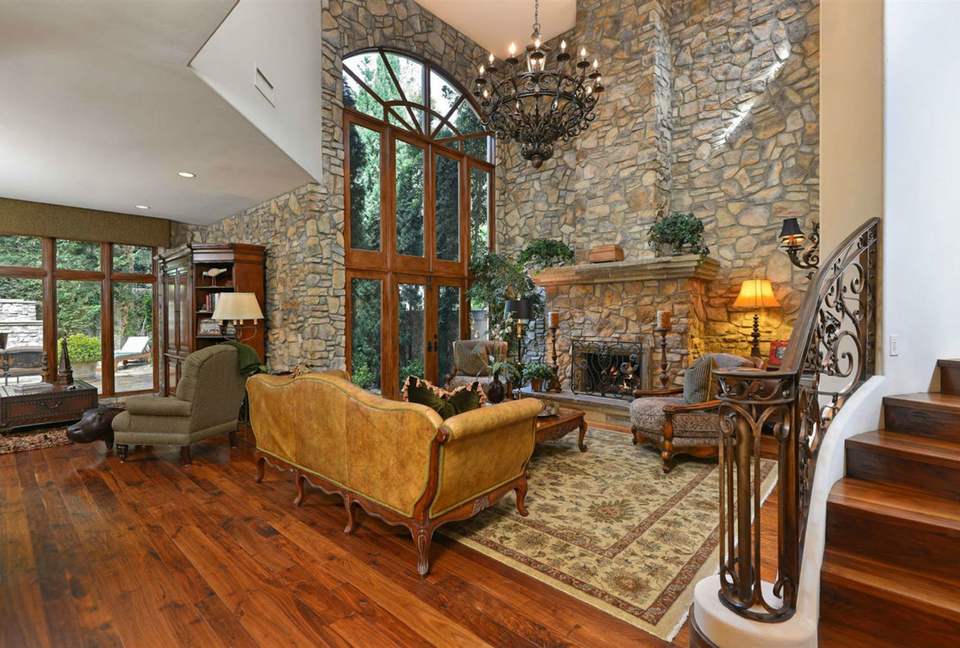 Luxury Tuscan La Jolla Townhouse - La Jolla, California