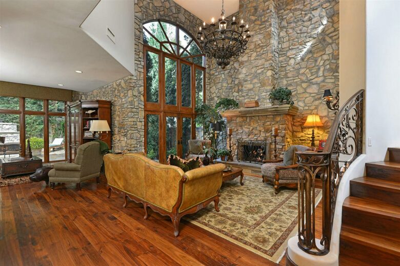 Luxury Tuscan La Jolla Townhouse - La Jolla, California