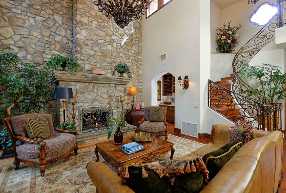 Luxury Tuscan La Jolla Townhouse - La Jolla, California