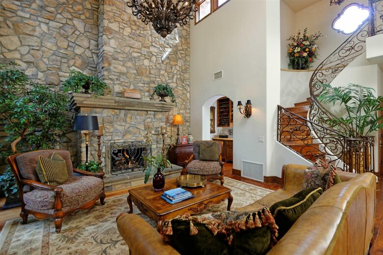 Luxury Tuscan La Jolla Townhouse - La Jolla, California