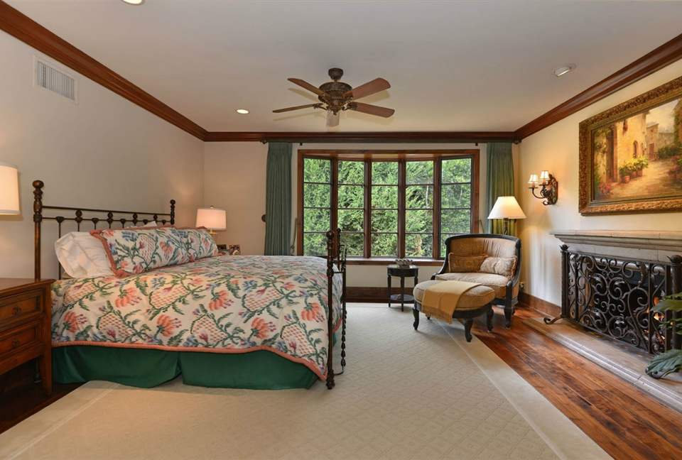 Luxury Tuscan La Jolla Townhouse - La Jolla, California