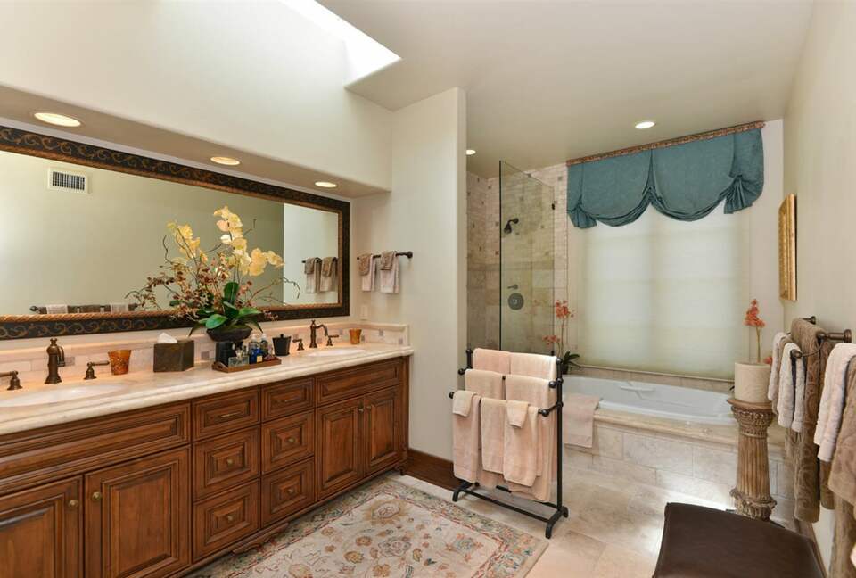 Luxury Tuscan La Jolla Townhouse - La Jolla, California