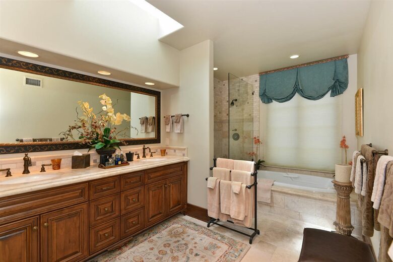 Luxury Tuscan La Jolla Townhouse - La Jolla, California